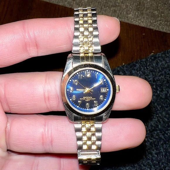 ⭐️Milan Watch Blue Round Face with Date Gold/Silver Toned Band - Picture 3 of 13